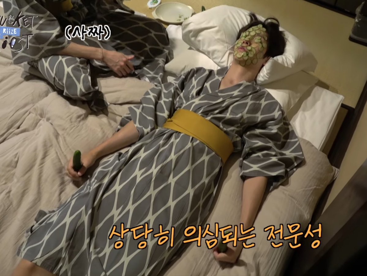 littlecusso's tweet photo. รูปแรกเพิ่นว่าแตงกวา therapy รูปสอง หน้าท้องออกเอาดลลี่มาปิด จะเดรส5555555 https://t.co/GSJM2qk6ey
