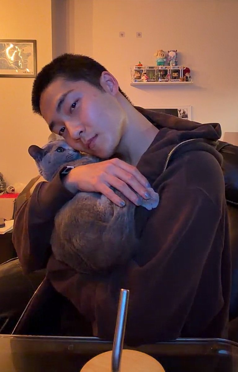 deobimom's tweet photo. kevin and remy ♡
#KEVIN #케빈 #kevinmoon https://t.co/JM7hUeT1sJ