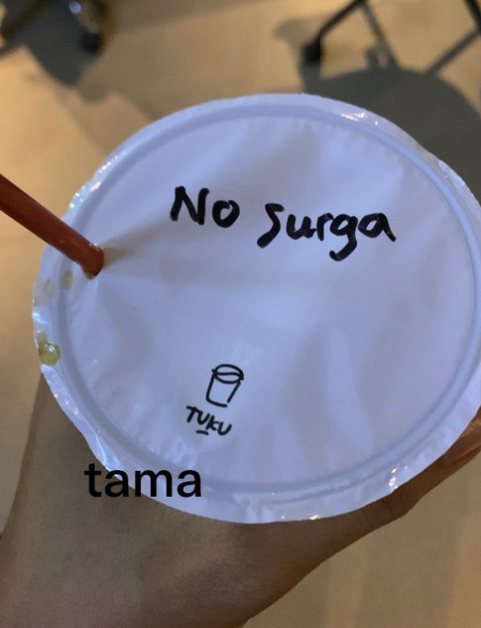 kiereetan's tweet photo. alhamdulillah nambah pengalaman jd barista, selain bikin kopi no surga https://t.co/lgDNbIaRKE