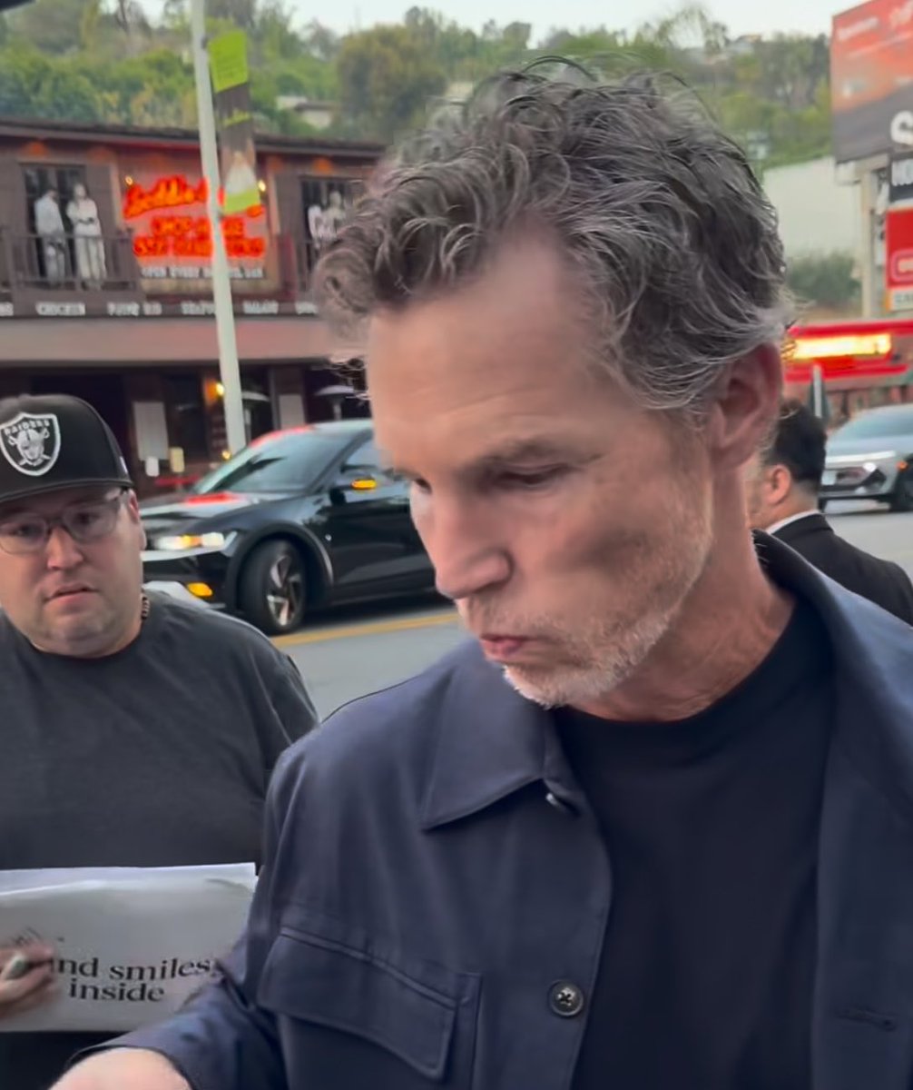nowbvcktome's tweet photo. he was adjusting a zyn, wasn’t he? (hot) https://t.co/RbgCyHT9wR