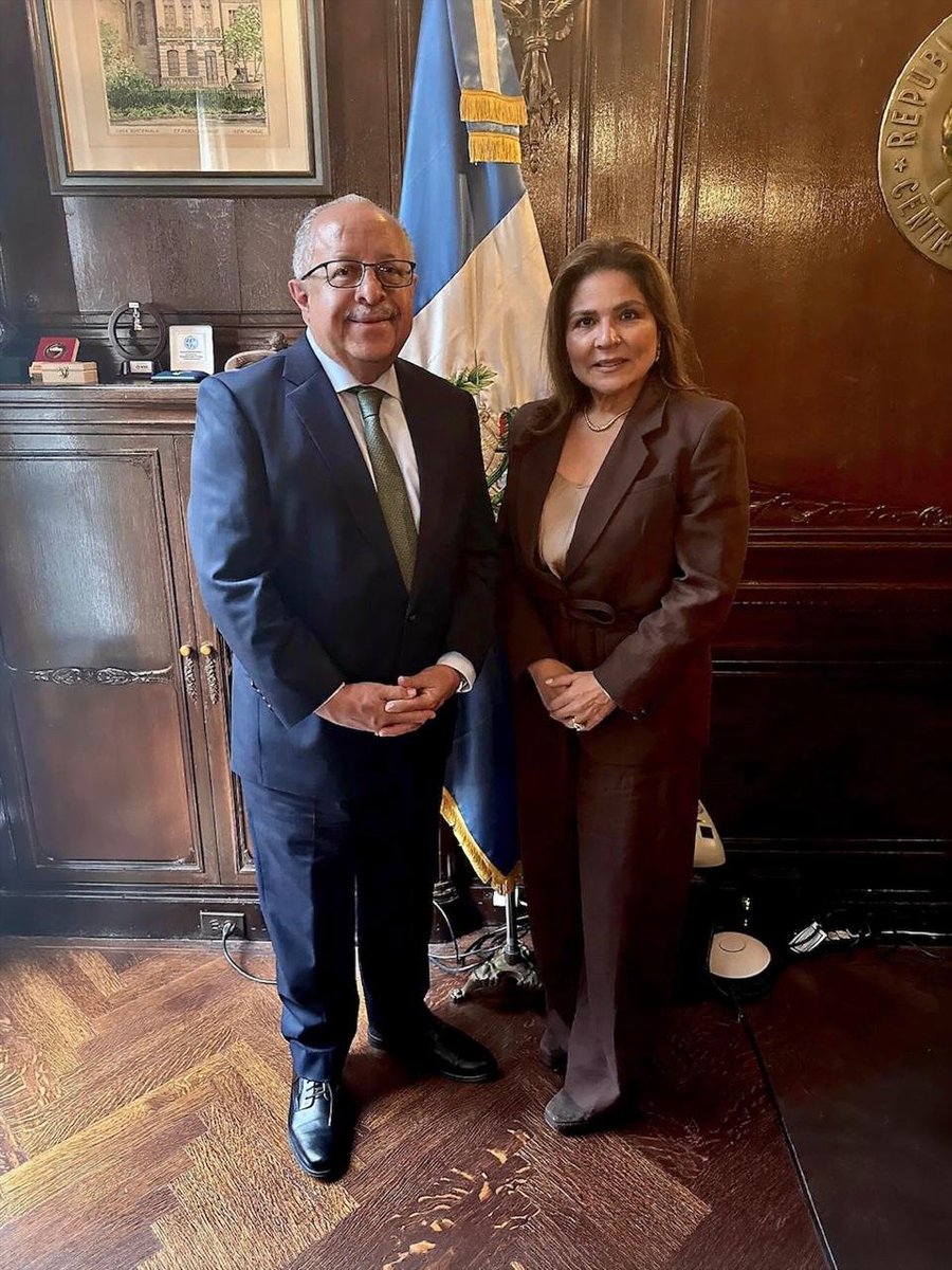 MinexGt's tweet photo. #UNGA81 | El #CancillerGT Carlos Ramiro Martínez Alvarado sostuvo una reunión bilateral con la Directora para América Latina y Miembro del Comité Ejecutivo del Foro Económico Mundial, señora Marisol Argueta.

Durante el encuentro, intercambiaron opiniones sobre la evolución de la economía internacional, competitividad, inversión e innovación, así como sobre oportunidades para fortalecer la vinculación de Guatemala con actores globales y promover nuevas alianzas que contribuyan al desarrollo económico del país.