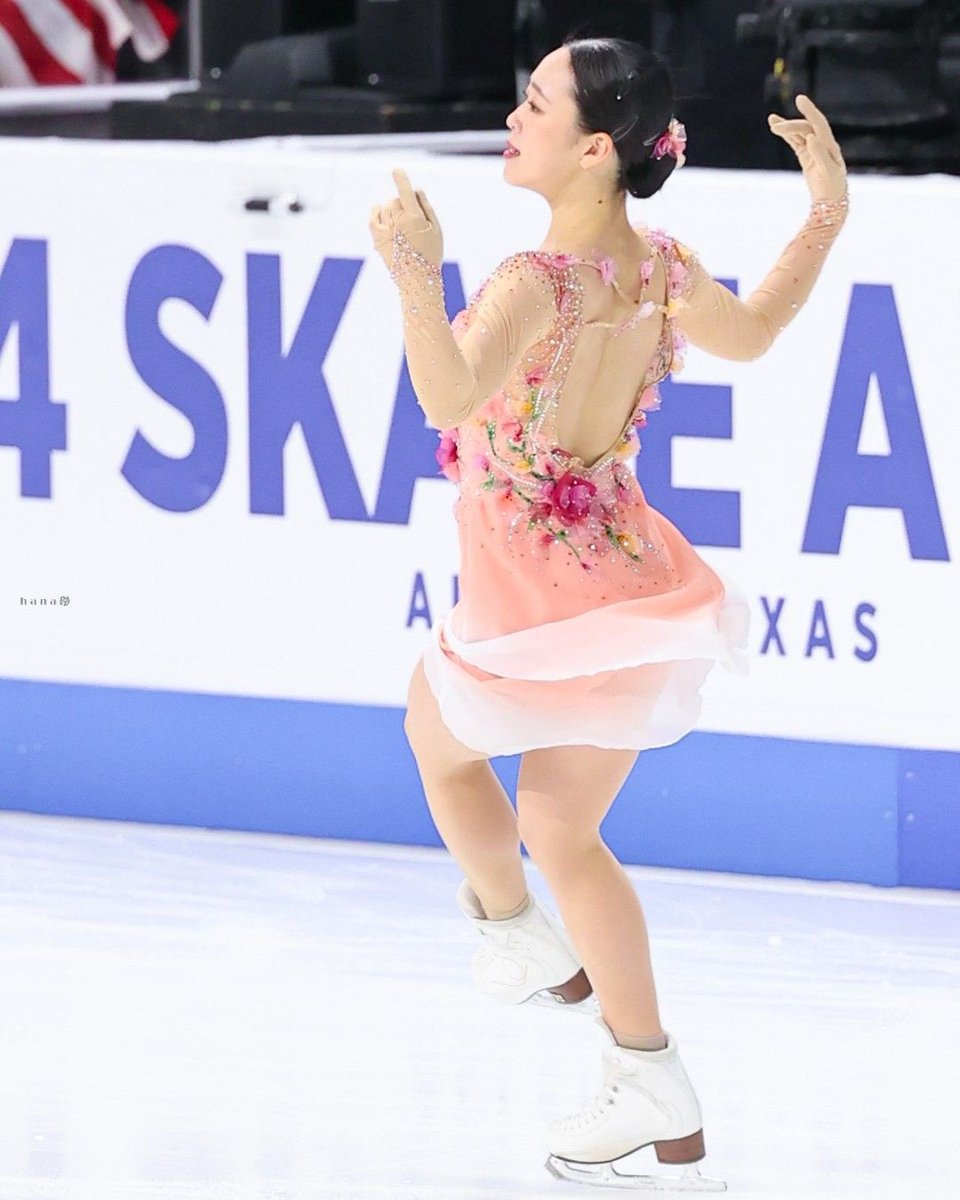 jensofff's tweet photo. Yuna Aoki gorgeous dress for her “Popsical” Free Skate Program (2024-25 season). 
I’m obsessed with the flowers 🌸🌸🌸🌸 https://t.co/R6LEA3HM2t