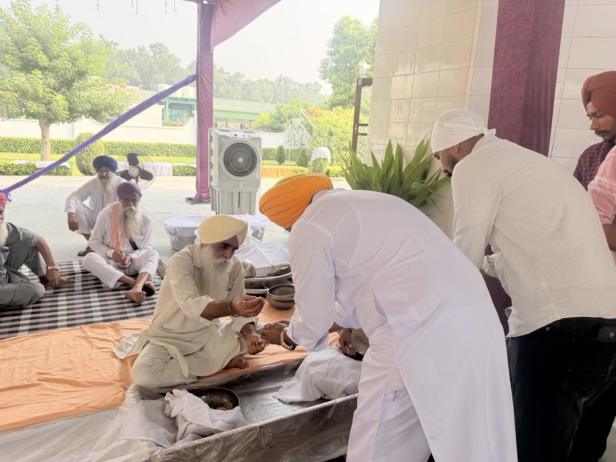bilaspurmanjit4's tweet photo. ਹਲਕਾ ਨਿਹਾਲ ਸਿੰਘ ਵਾਲਾ ਦੇ ਵੱਖ-ਵੱਖ ਪਿੰਡਾਂ ਵਿੱਚ ਖੁਸ਼ੀ ਅਤੇ ਸੋਗ ਦੇ ਸਮਾਗਮਾਂ ਦੌਰਾਨ ਹਾਜ਼ਰੀ ਲਗਵਾਈ। https://t.co/Fl4Ru6uBeb