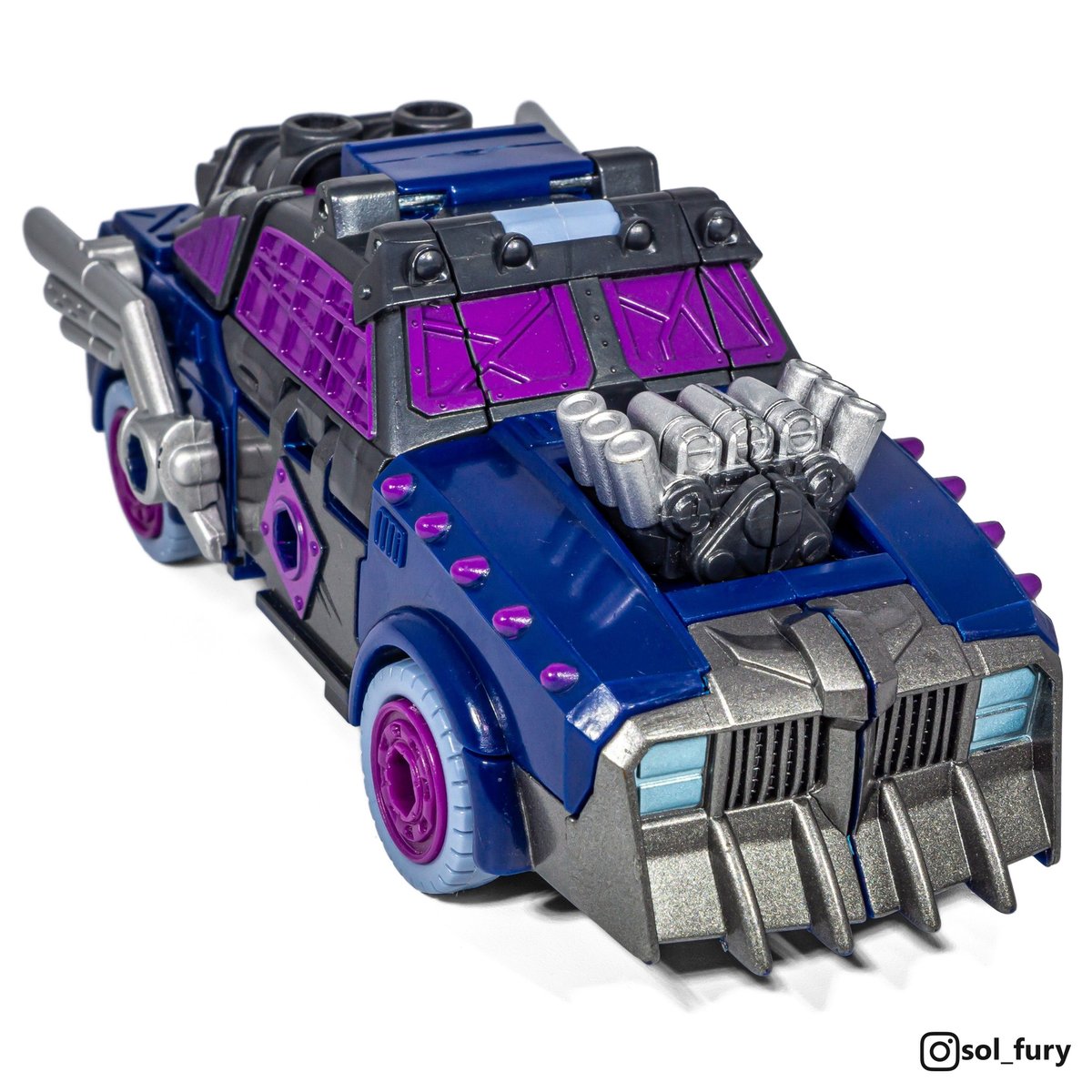 SolFury's tweet photo. The bad girl of Junkion.

Axlegrease - Transformers Legacy Evolution (Deluxe class, 2023) 

#transformers #toyphotography #transformerstoys #transformerslegacy #transformersgenerations https://t.co/rXdFfiz2nB