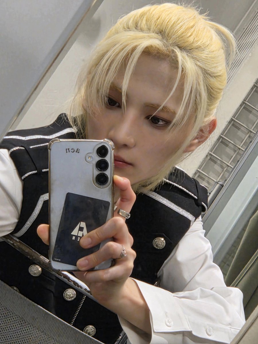 AEN_now's tweet photo. Aneee! 今日3万人という大勢の人たちの中でAneeeに会えて幸せだった。 今日も本当にありがとう、愛してる〜

#AEN #에이엔 #JUNSEO #준서 #Aneee #에이니 #쭌이 https://t.co/mtY7L8DsxK