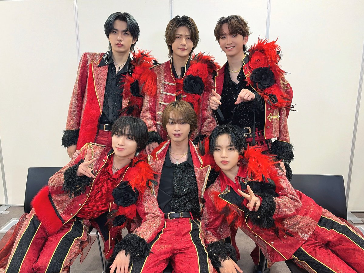 Lienel_official's tweet photo. メジャー2ndシングル「愛のダバダ」
発売記念リリースイベント
@神奈川 アリオ橋本

— Today’s Setlist —
M1. Blown out
M2. 純情シンドローム
M3. 愛のダバダ
by Saneyuki 💛

お足元の悪い中お越しいただき
ありがとうございました🌹✨

#Lienel #リエネル
#リエネル_愛のダバダ 
#リエネルの思い出 https://t.co/kDxniAJSZO
