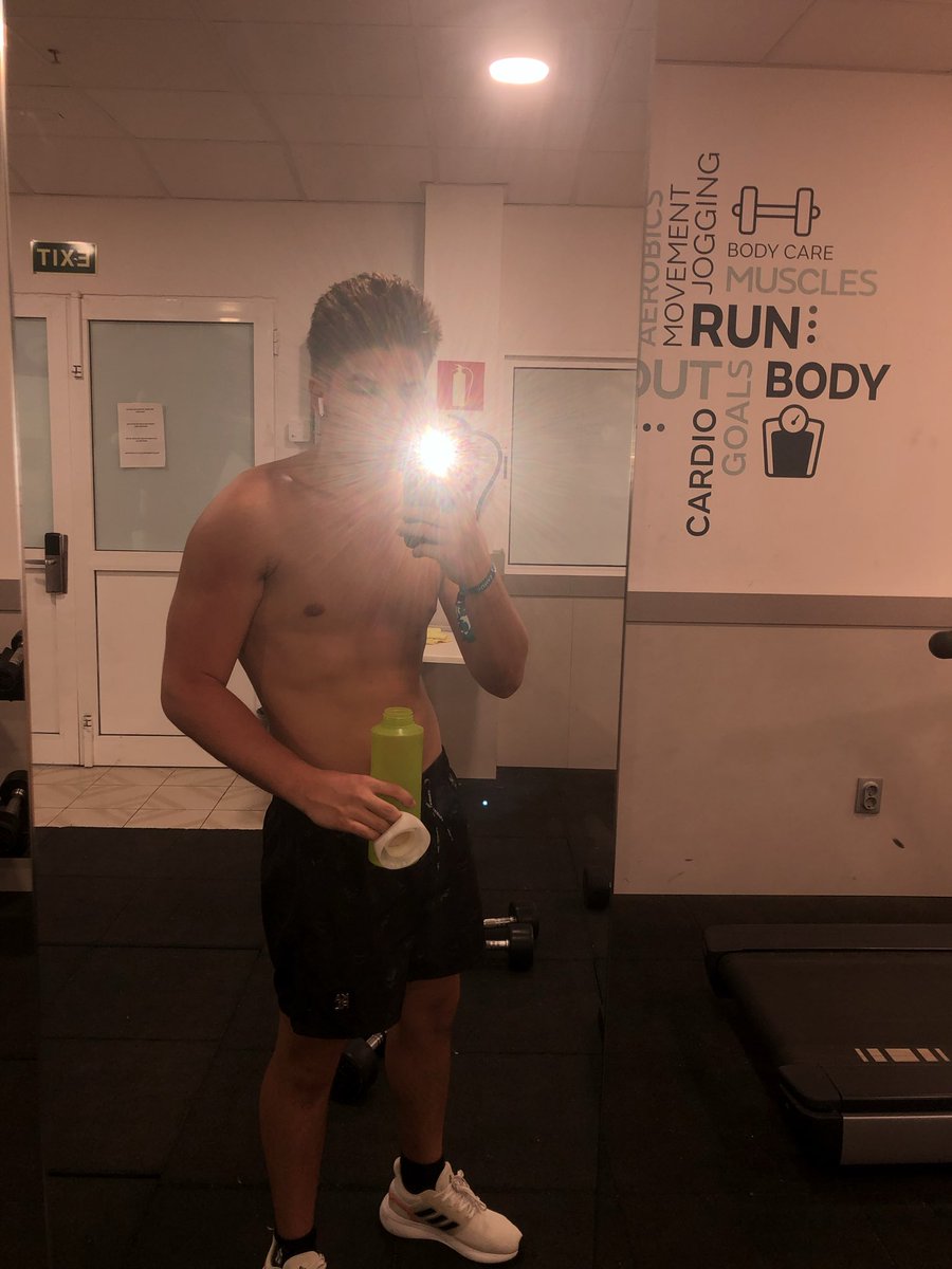 Riveratop1's tweet photo. gym😘 https://t.co/alfeKa5J5h