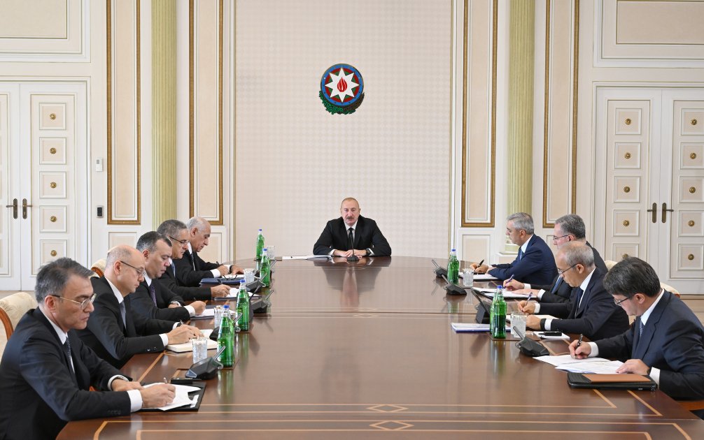 Taryel_X's tweet photo. Dağ-mədən və metallurgiya sənayesinin inkişafı ilə ölkəmizdə yeni, müasir sənaye istiqaməti yaradılacaqdır.
Ölkə iqtisadiyyatı üçün çox perspektivli sahə olan dağ-mədən və metallurgiya sənayesinin inkişafına dair Dövlət Proqramı bu gün bizə təqdim ediləcək. https://t.co/Ae4L7wqQhj