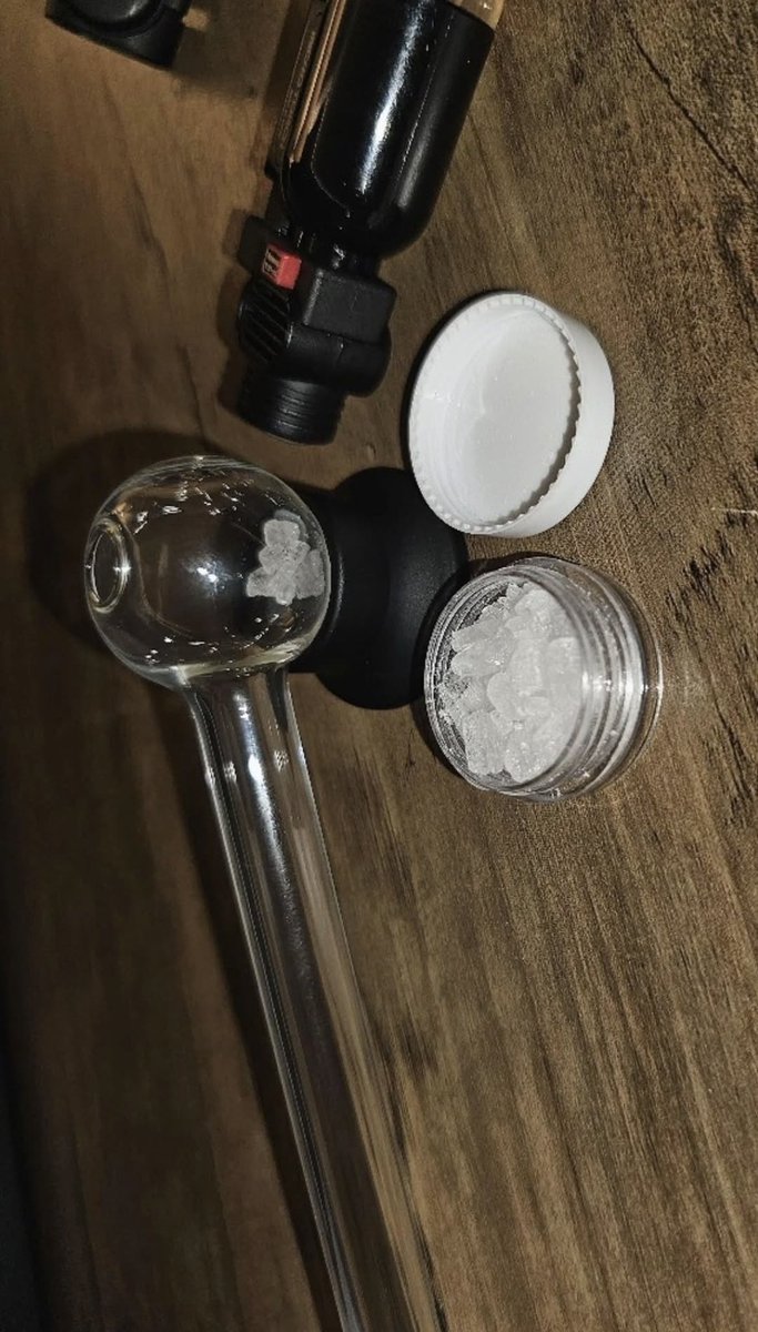 CallumScotzs's tweet photo. A little something to try my new pipe since I fried the last one lol 😂 
#drugtwt #methtwt #meth #crystalmeth #fypシ゚viral #fyp #viralreeĺs #trendingréels #اليوم_الوطني_٩٦ https://t.co/5A2k5tanTg