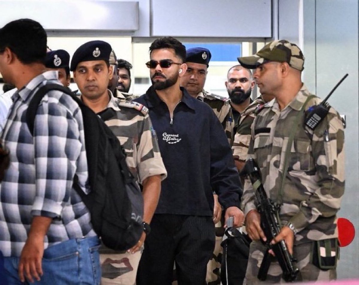 mufaddal_vohra's tweet photo. The GOAT at the Thiruvananthapuram airport. https://t.co/W8W6czWMV1