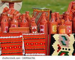 Janatxvv's tweet photo. Македонски традиционални сувенири:
​Охридски бисер: Уникатен накит.
​Филигран: Сребрени рачни изработки.
​Грнчарија: Традиционална керамика.
​Опинци: Кожени обувки.
#macedonia https://t.co/LpS8iJjQUp