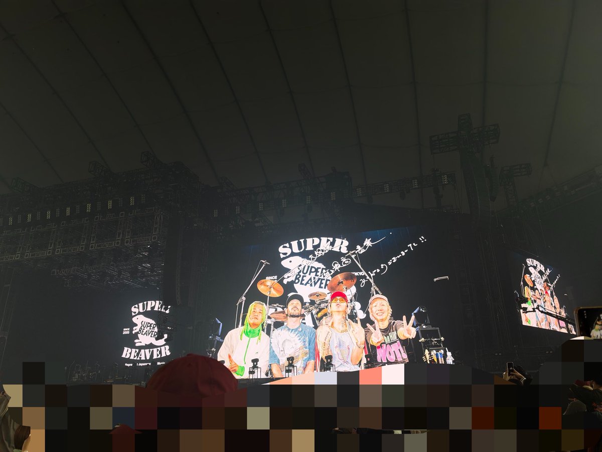 mirawanaki's tweet photo. 今まで見た東京ドームで
“いい意味で”
1番東京ドームを感じなかった
とてもライブハウスを感じられるライブでした🦫

ドームツアーおめでとうございました🎊 https://t.co/S7dxm6K7Od