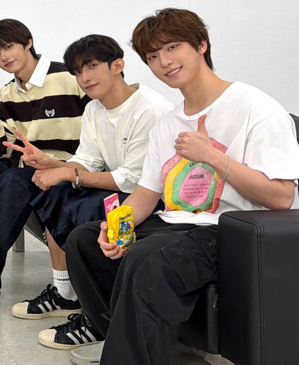 nodkzip's tweet photo. congrats dino for (barely) completing the happiness in 12,317nwon challenge ❤️

#겸찬 #도겸 #디노 #DK #DINO https://t.co/Akn7TSyo9s