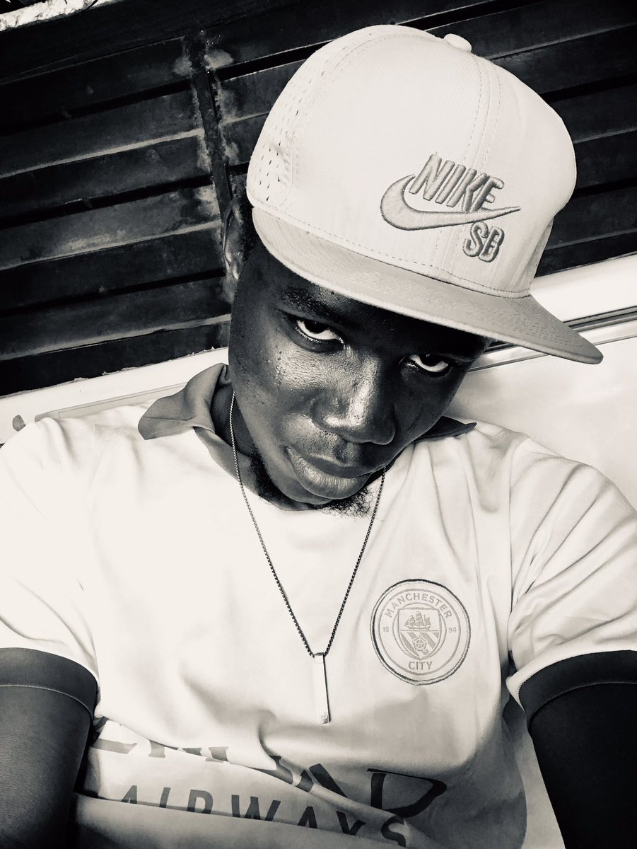 Profkantey's tweet photo. No balloons 🎈 from musk this year but celebration must still reach here 

Cheers to another year of growth and becoming better. Happy birthday to myself 🎉🎂 https://t.co/M86DmUEp5G