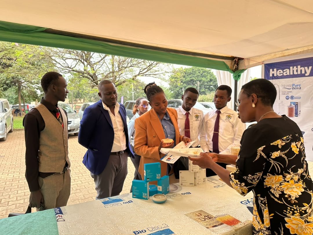 Mupsamak's tweet photo. The Scientific exhibition was officiated by @DrNaluyimamps The Presidential Advisor on Pharmacy and it had advanced health gears that actually could calibrate your skin type and tone. And we would like to appreciate @VUPSAofficial for being a part of the exhibition. https://t.co/1bnIbRfq5e