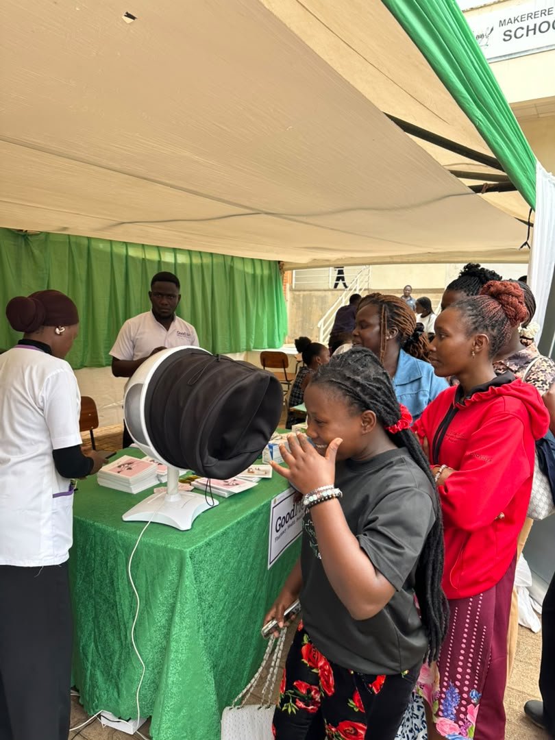 Mupsamak's tweet photo. The Scientific exhibition was officiated by @DrNaluyimamps The Presidential Advisor on Pharmacy and it had advanced health gears that actually could calibrate your skin type and tone. And we would like to appreciate @VUPSAofficial for being a part of the exhibition. https://t.co/1bnIbRfq5e