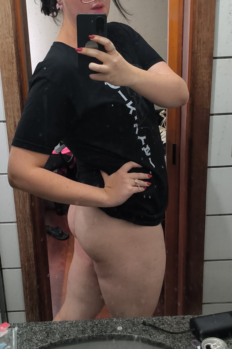 boiolacadelinha's tweet photo. Tá ficando bonito o bumbum da boneca 🥵 https://t.co/2avzsiSHjH