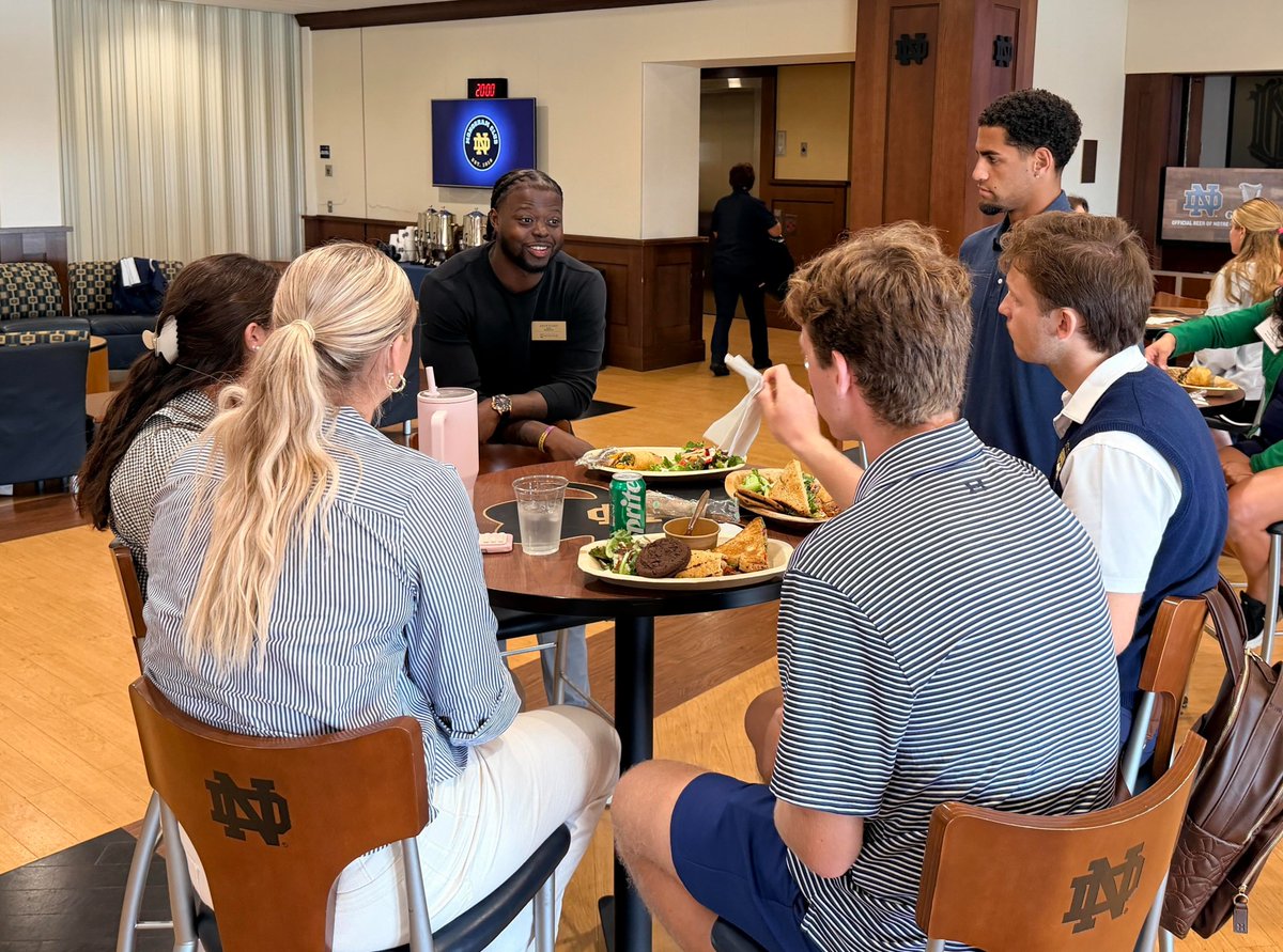 NDMonogram's tweet photo. Current and former @FightingIrish student-athletes had the opportunity to build and enhance connections during our board of directors meeting. The 𝐍𝐨𝐭𝐫𝐞 𝐃𝐚𝐦𝐞 𝐍𝐞𝐭𝐰𝐨𝐫𝐤 in action! 🤝☘️

#4forForever🎓
#NDFamily☘️ https://t.co/7LwsbmjYkr