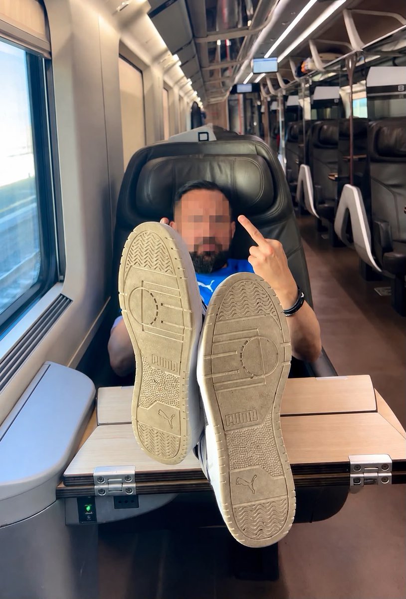 pieralpha666's tweet photo. @AdoradorDeAlfas Alealphamaster is a fake master 😂😂😂
A loser, a pathetic f@ggot.
He’s my personal 🏧💸
Worship me, a real Italian  straight Alpha 😈🔥
Write me in DM 

#cashmaster #findom #moneyslave #drain #straight #dom #feet
#worship #domination #humanatm @BonItaliani https://t.co/YWCIQD7Mvf