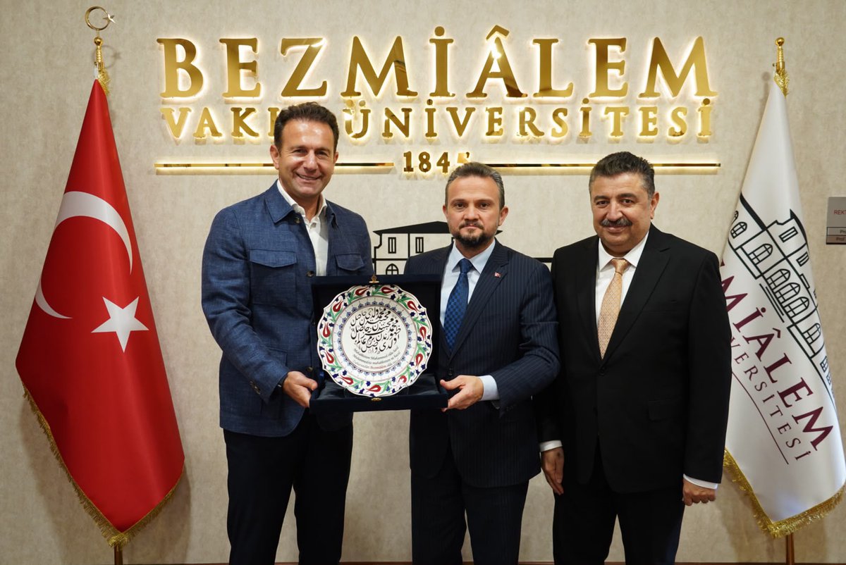 ulusalajans's tweet photo. Sayın Başkanımız İlker Astarcı, Bezmiâlem Vakıf Üniversitesi Rektörü Sayın Prof. Dr. Adem Akçakaya ve Mütevelli Heyeti Başkanı Sayın Hüseyin Ersan Topbaş'ı ziyaret etti. Erasmus+ ve Avrupa Dayanışma Programı kapsamında geliştirilebilecek iş birliği olanaklarının ele alındığı görüşmede gösterdikleri misafirperverlikleri için kendilerine teşekkür ederiz.
@bezmialem