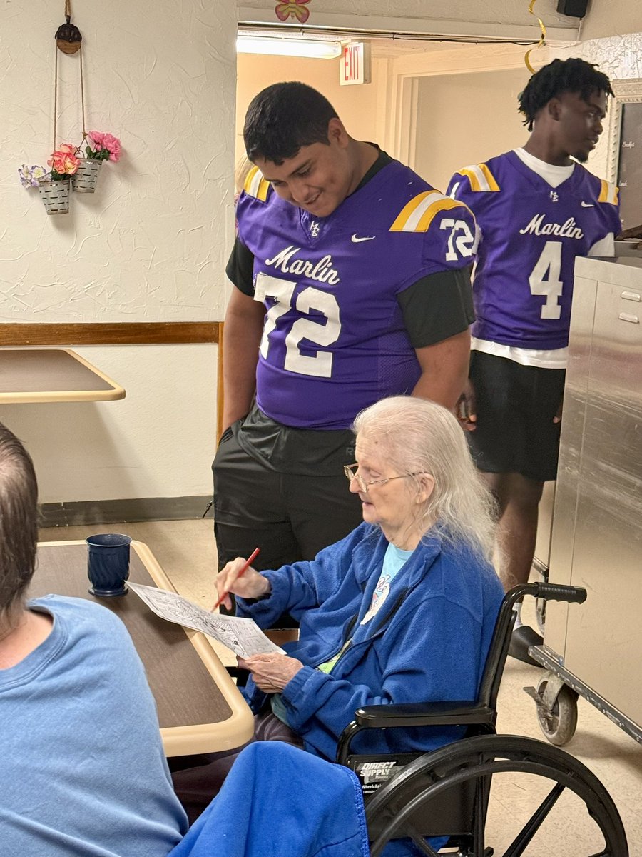 AarrhonFlores's tweet photo. Proud of these young men! Visited the nursing home this morning! Had some GREAT Marlin Bulldogs fans! 🏈🟣🟡@CoachAce7 @Audi_Gaines @callmecoachkt @THSCAcoaches @marlinfb26 @MarlinSpirit @MarlinISDTX @Matt_Stepp817 https://t.co/18xwHGzzdh