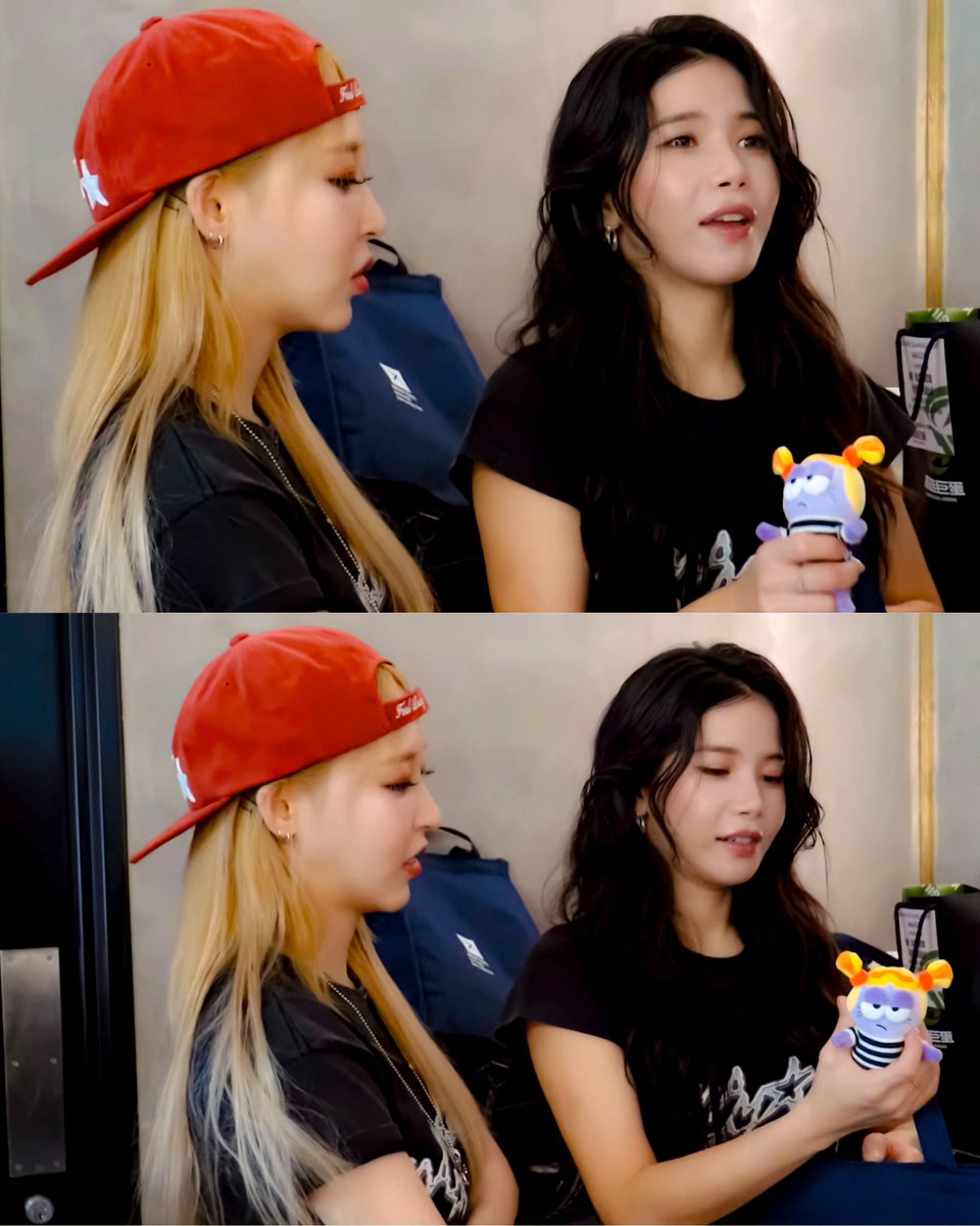 Moonbyulfc's tweet photo. Yongkongbyulkong be looking so good 🔥❤️

Byulyi loves to tease Yong but she also loves making her smile 🥹

#MOONBYUL #문별 #MAMAMOO #SOLAR #MOONSUN https://t.co/ycWgvuUO1H