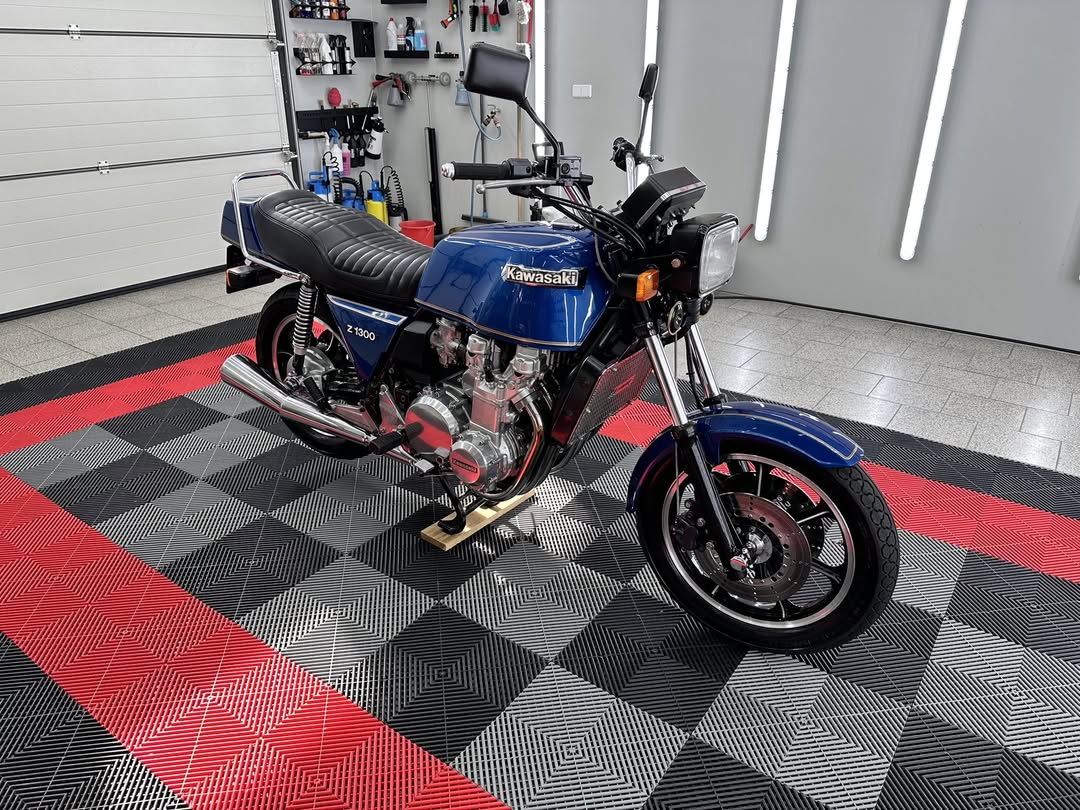 stevemitch90341's tweet photo. An interesting Kawasaki Z 1300 with an inline-six engine came in for care. It had been restored before but needed attention. Full detailing, paint polishing, plastic treatment, and hard wax protection brought it back to proper condition. https://t.co/7y2uH7fApD