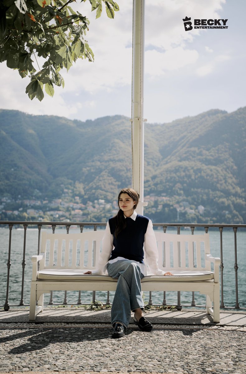 beckyentofc's tweet photo. Postcard from Lake Como. 💌🇮🇹

#BeckyxMFWTodsSS27 #beckysangels
#BeckyArmstrong #Tods #TodsSS27 #MilanFashionWeek @Tods https://t.co/ZXsCZtrb3g