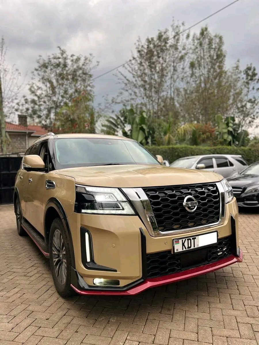 DerrickUdu55582's tweet photo. Nissan patrol 
Automatic 
5700cc petrol 
5,500,000ksh
0799561061 https://t.co/3EhT86eoLG
