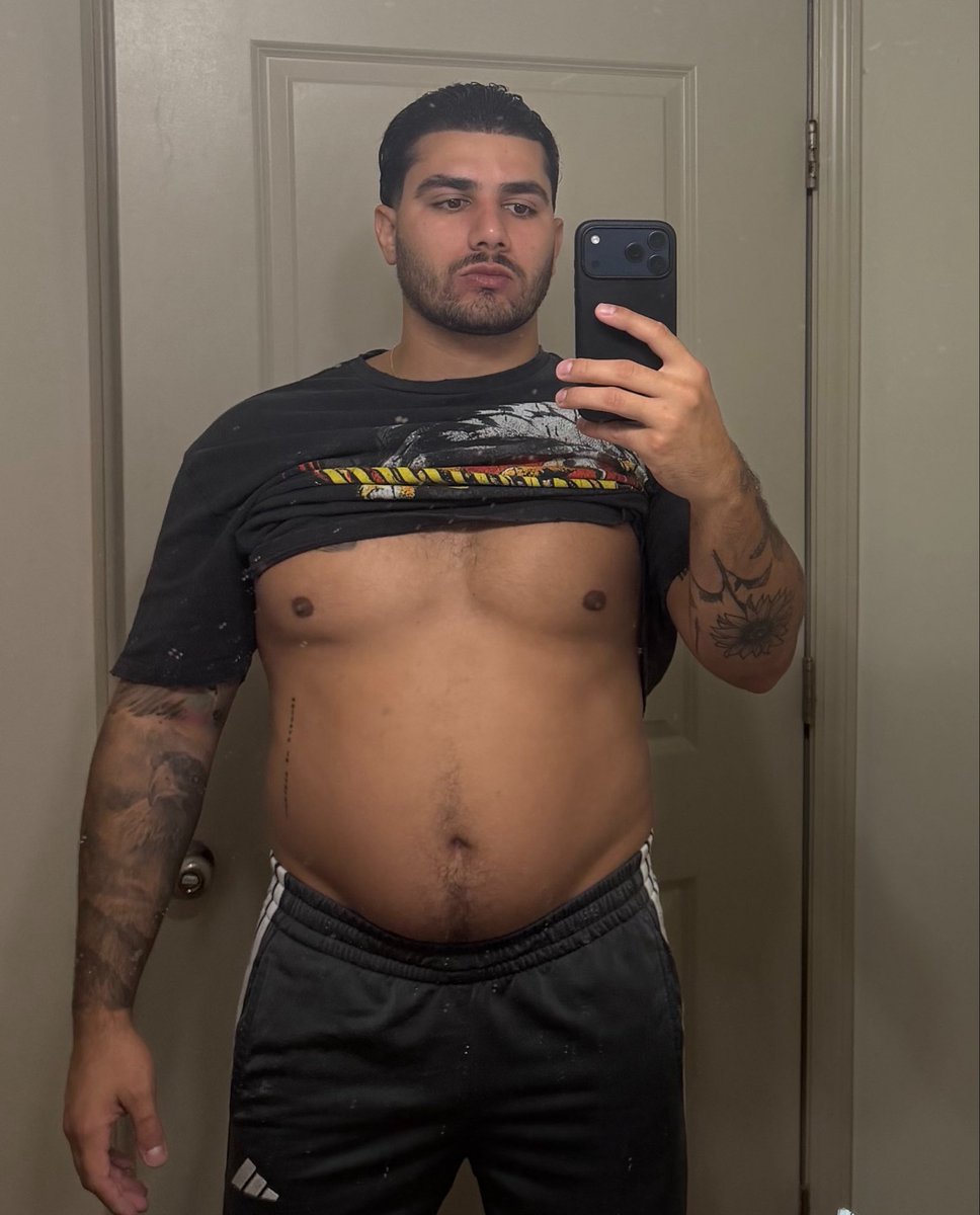 AngeloUrquiaga's tweet photo. This is what training hard and eating whatever you want looks like https://t.co/NWVGRODmFd