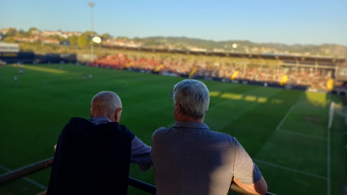 REALUNIONCIRUN's tweet photo. ⚪️⚫️ ¡La familia txuribeltz sigue creciendo!
👏 ¡Ya somos 1.800 abonados al Real Unión Club!
😎 ¿Y tú, por qué aún no? Zatoz familia txuribeltzara!
🕑 RUC Gunea: Lunes, miércoles y viernes (16:00-18:00).
💻 https://t.co/LHTMLleMyr https://t.co/ZzOr5WUbgW