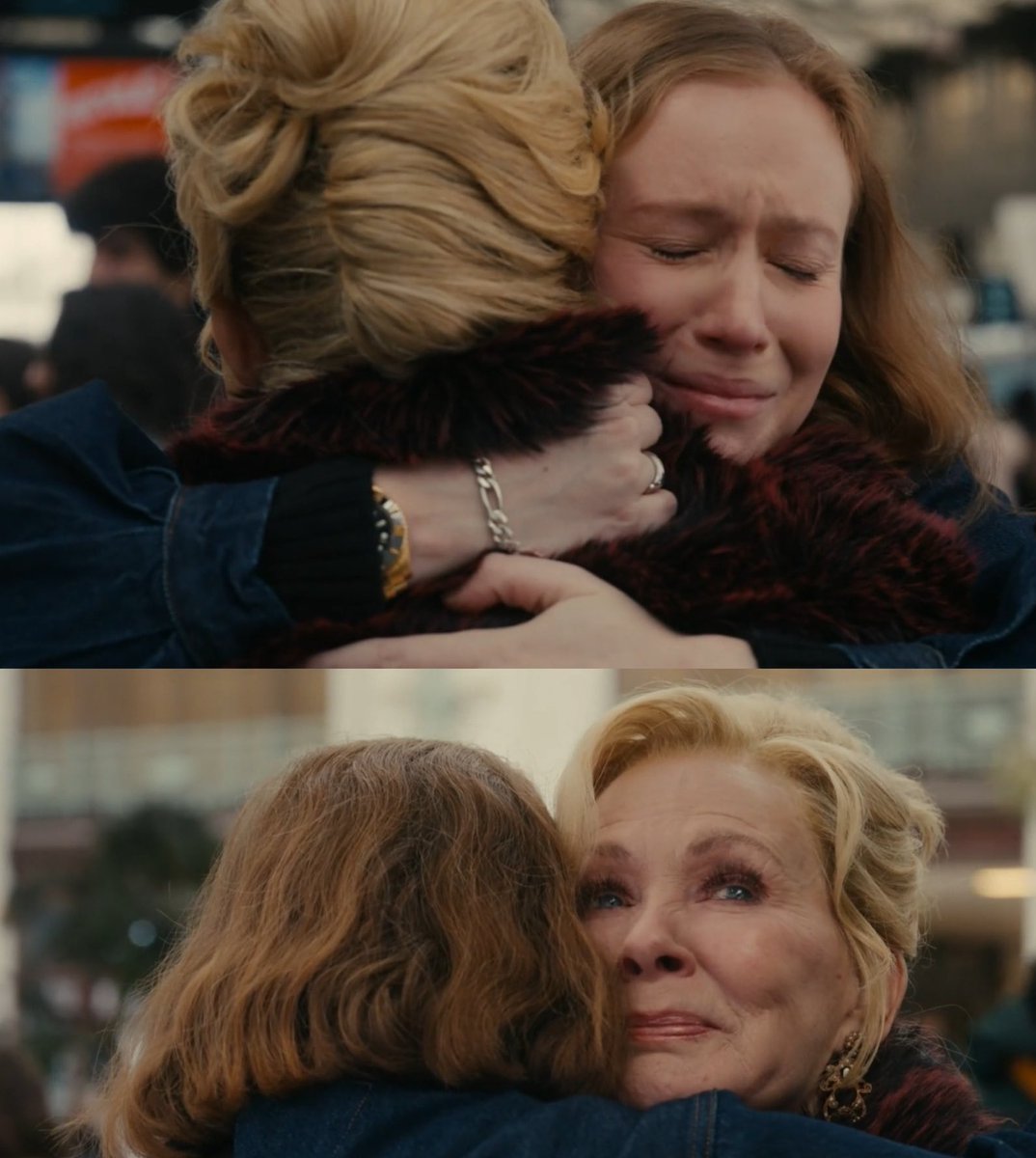 CINEMA505's tweet photo. 'HACKS' (#42) entrou na lista das 100 melhores séries do século XXI do New York Times.