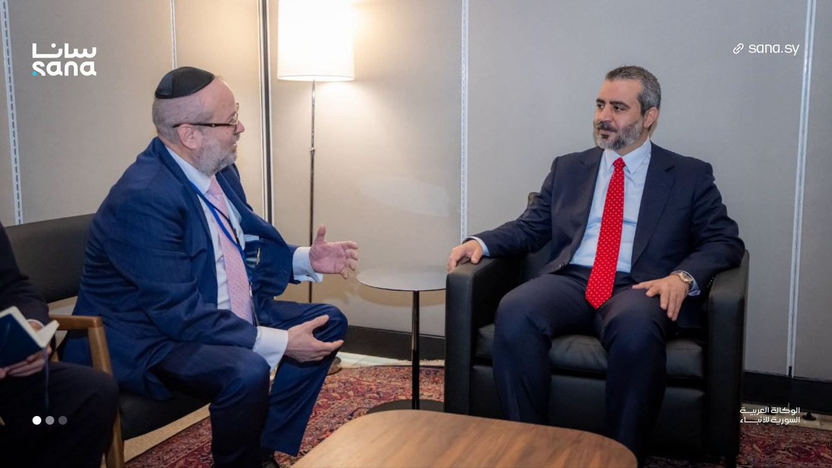 HusseinQuds's tweet photo. اليهود يعادوا البشرية الإنسانية ولا يريدوا لأحد أن يعاديهم
تعساً لمعظم دول العرب والمسلمين المنبطحة تحت أقدام اليهود وكيانهم الإسرائيلي .. 
--
وزير الخارجية والمغتربين أسعد الشيباني يلتقي المبعوث الأمريكي الخاص لمكافحة معاداة السامية الحاخام  الاسرائيلي الامريكي يهودا كابلون، وذلك على هامش أعمال الدورة الحادية والثمانين للجمعية العامة للأمم المتحدة في نيويورك
ويعتبر الحاخام يهودا من ابرز الداعمين للقتل والابادة في غزة والداعم العلني لنظام أسرائيل الاجرامي

#سوريا #سورية #سوريا_الجديدة
