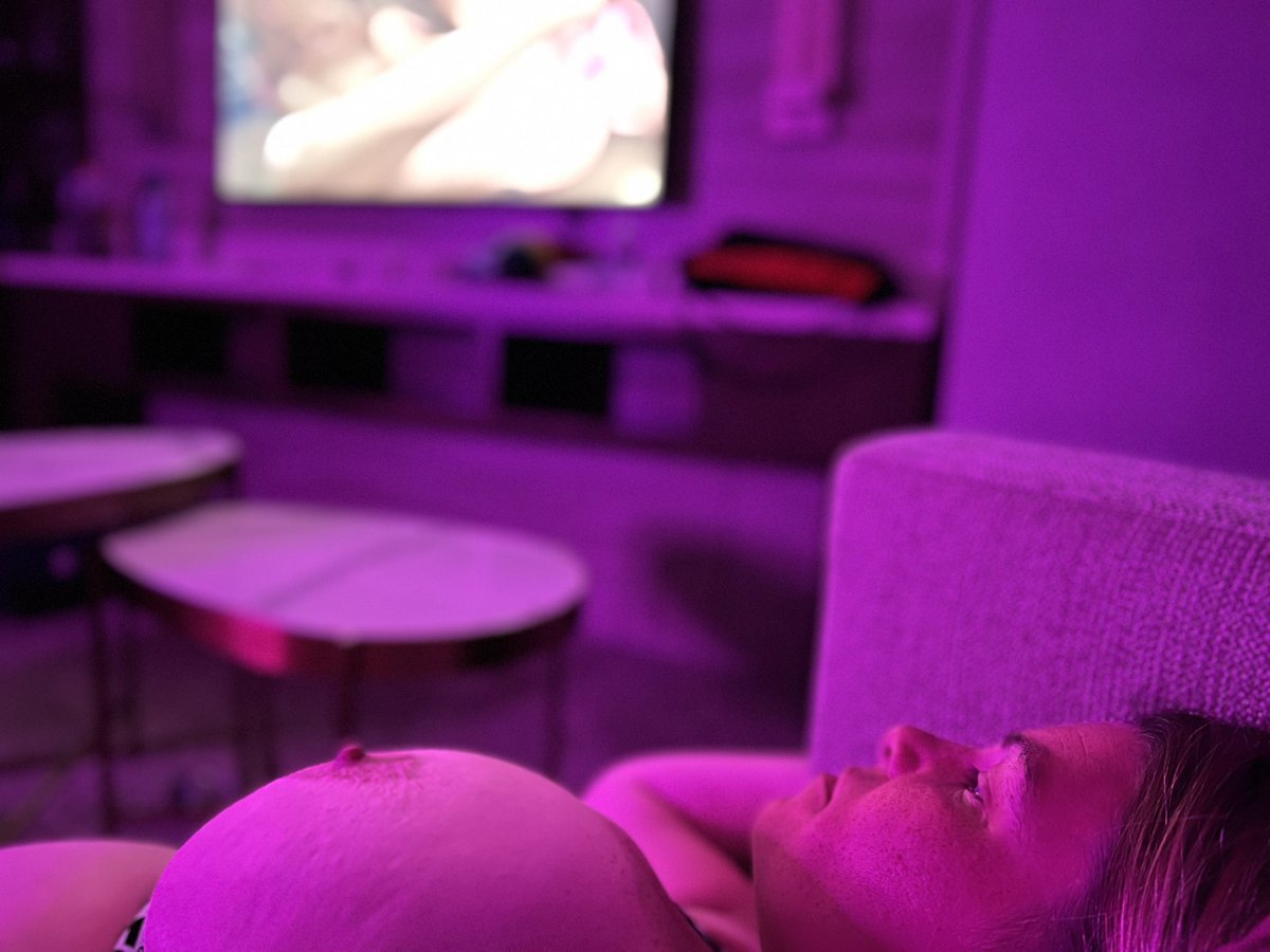 CurvyCoyote1's tweet photo. Join me on the couch? I wanna watch a movie.
I’ll even let you put your fingers in my popcorn.
🎬🍿🫦 https://t.co/Ig3mLP5LyI