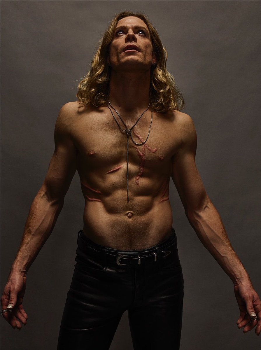 residentfangs's tweet photo. THE VAMPIRE LESTAT https://t.co/zdZ8j5ARMk