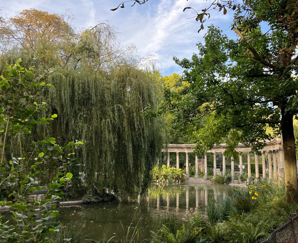 clarasmvngcstle's tweet photo. lindo um dos parques em paris que monet pintou..! nem parece que sentei pra ler e to ha 40 minutos ouvindo uma dr em francês https://t.co/T3nac099fA