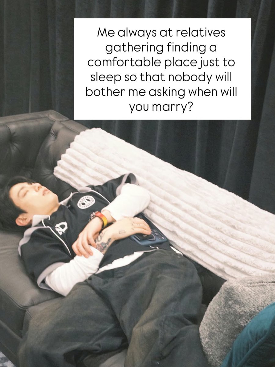 ASSKLOU79's tweet photo. Ever happened to you? My bias is just like me. https://t.co/1lhAjm9Qk4