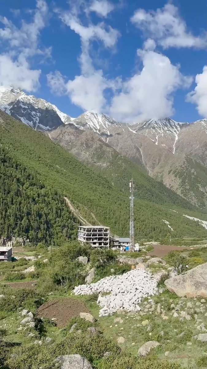 lisacampb59561's tweet photo. Day 2 | Delhi to Chandratal via Shimla | Reached Narkanda, dealt with an overpriced emergency tyre, then continued to Chitkul. Day 3 brought riverside views, mountain-style Maggi, and unforgettable road memories. Video tomorrow at 9 PM. https://t.co/zK0WtfroxS