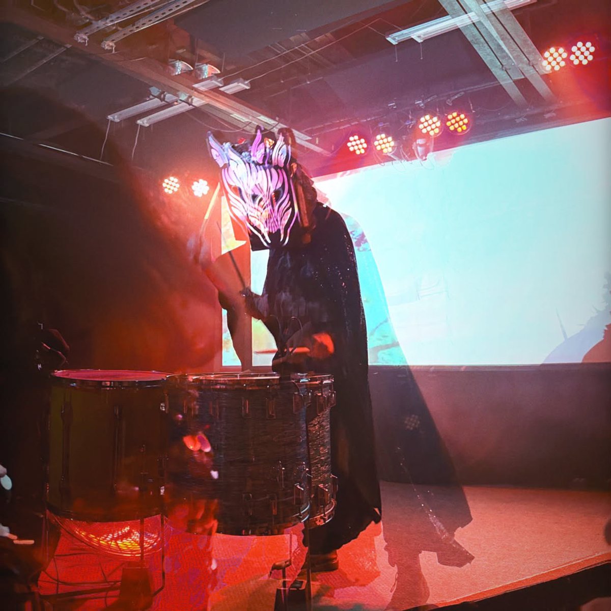 slowmagic's tweet photo. Halfway through the emotion engine tour!

tix @ https://t.co/N6QnHVPmYf

Up next:
09/23 ✦ El Cid, LA ✧ w/ Artemis Orion, Rooting For You
09/24 ✦ Casbah, SD ✧ w/ AO, Saint Misty
09/25 ✦ Cafe du Nord, SF ✧ w/ AO
09/26 ✦ Harlow’s Starlet Room, Sac ✧ w/ AO, So Much Light https://t.co/DZ3trZs3GP