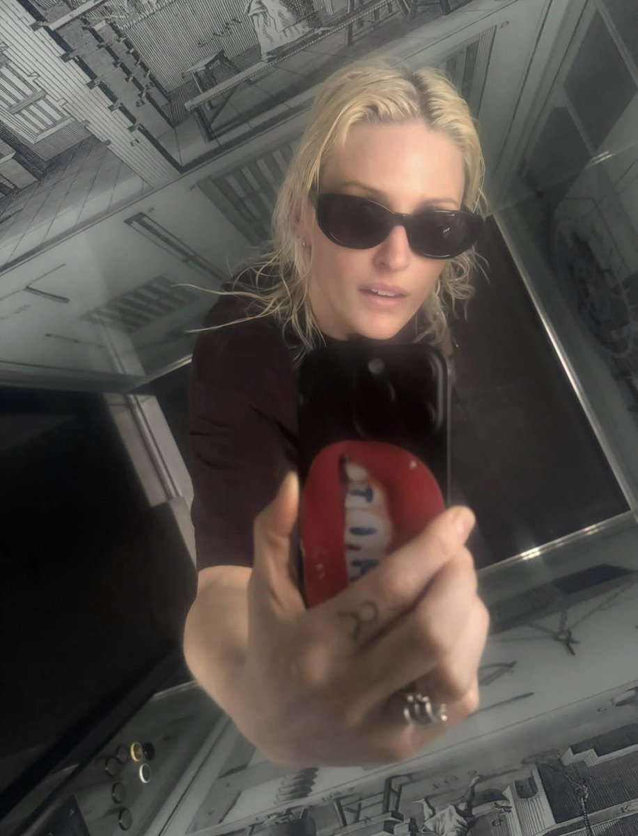 didemilypost's tweet photo. AND YES SHE FUCKING DID!!! https://t.co/e8ljRpk6SZ