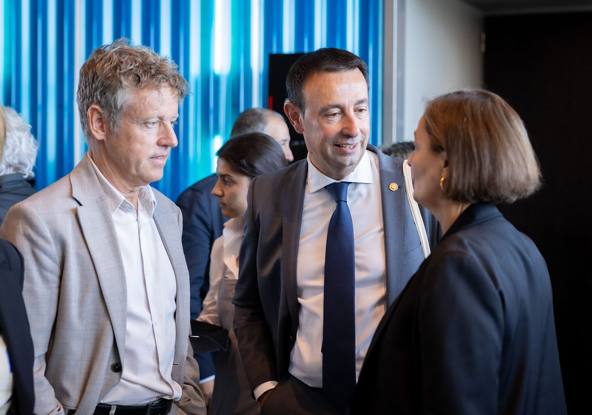 rodriguezluz_'s tweet photo. Muchas gracias @MikelTorresEJGV y @Elenapeba del #GobiernoVasco por invitarme a participar en el V Congreso Internacional #BrechaSalarial. Ha sido un auténtico honor! https://t.co/raa5sqPw6t