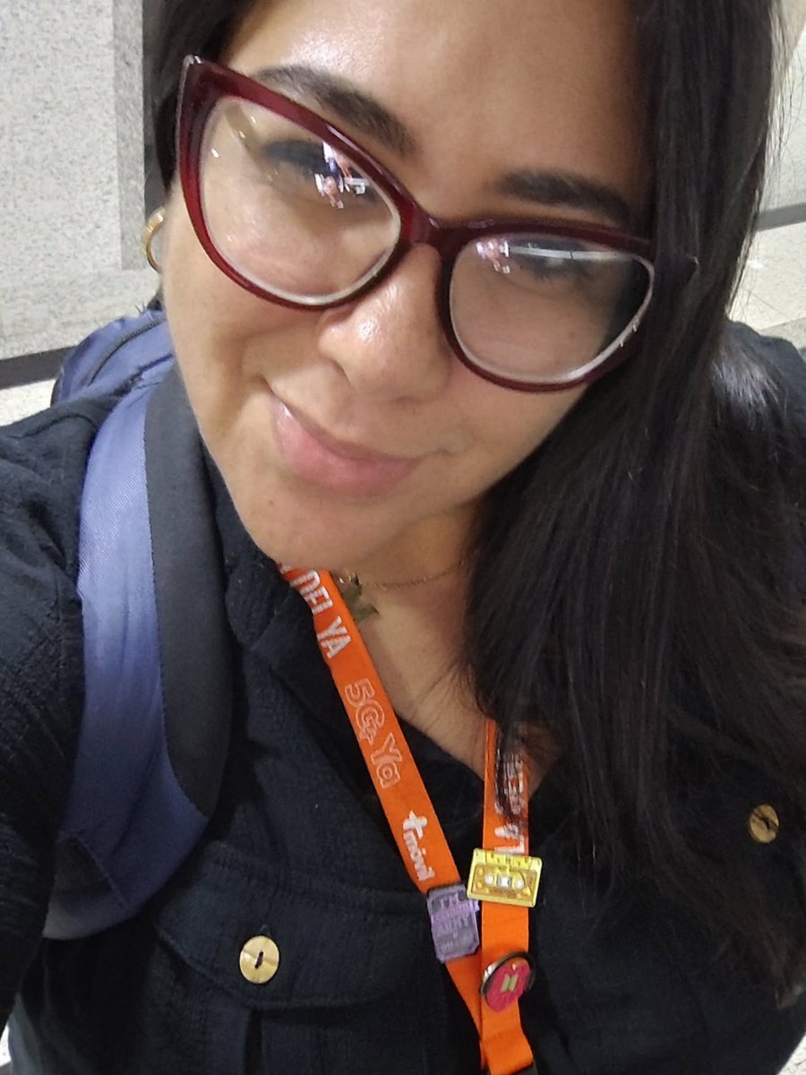 damian_fer's tweet photo. Esta Mugy es trabajadora y sin filtro, aunque por las mañanas el sueño la vence jajajaja https://t.co/BZqe0LDKtV
