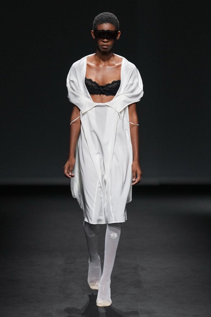 itgirlbackup's tweet photo. MM6 Maison Margiela ss27 https://t.co/RQ7WpeZwKX