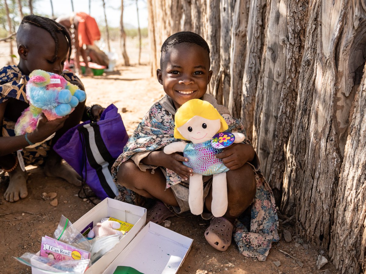 OCC_shoeboxes tweet picture