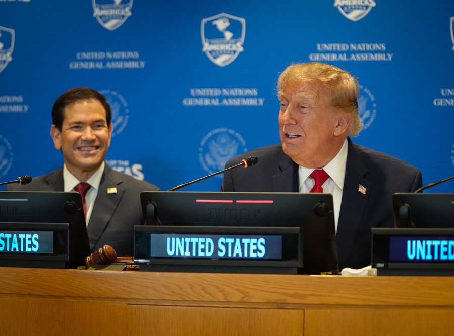 USAenEspanol's tweet photo. .@SecRubio: Nuestro mensaje es claro: nuestra región no es un refugio seguro para el narcoterrorismo.

Juntos, defenderemos la soberanía de nuestro hemisferio. https://t.co/YRwgPbQrSD