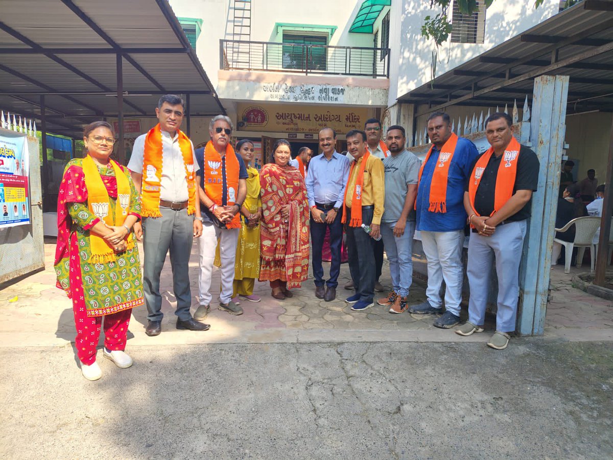 BJPStadiumWard's tweet photo. જનસેવા એ જ પ્રભુ સેવા! 🩺✨

આજરોજ નવા વાડજ અર્બન હેલ્થ સેન્ટર ખાતે સાબરમતી વિધાનસભાના લોકપ્રિય ધારાસભ્ય શ્રી Harshad Patel ભાઈની પ્રેરણાદાયી ઉપસ્થિતિમાં ‘મેગા મેડિકલ કેમ્પ’નું સફળ આયોજન કરવામાં આવ્યું. https://t.co/pTopSDk2mL