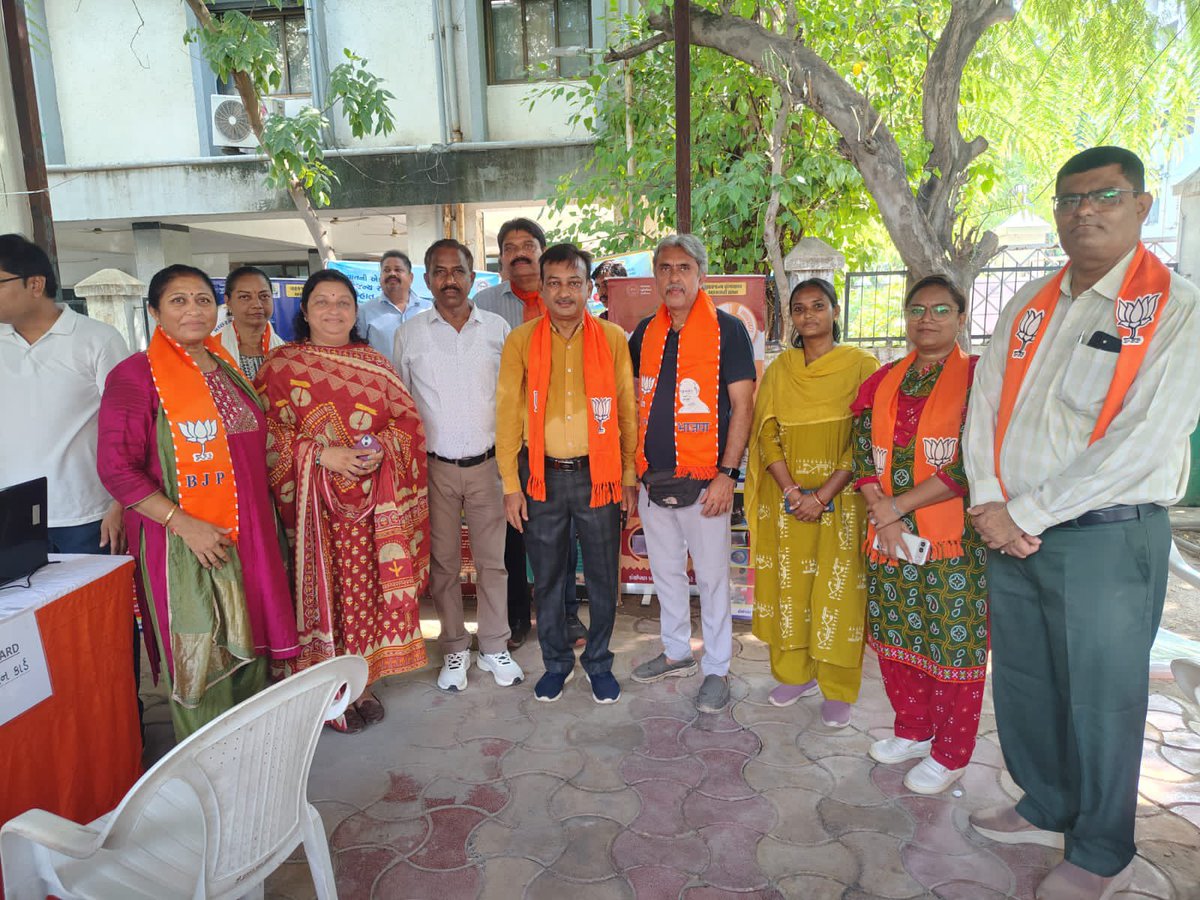 BJPStadiumWard's tweet photo. જનસેવા એ જ પ્રભુ સેવા! 🩺✨

આજરોજ નવા વાડજ અર્બન હેલ્થ સેન્ટર ખાતે સાબરમતી વિધાનસભાના લોકપ્રિય ધારાસભ્ય શ્રી Harshad Patel ભાઈની પ્રેરણાદાયી ઉપસ્થિતિમાં ‘મેગા મેડિકલ કેમ્પ’નું સફળ આયોજન કરવામાં આવ્યું. https://t.co/pTopSDk2mL