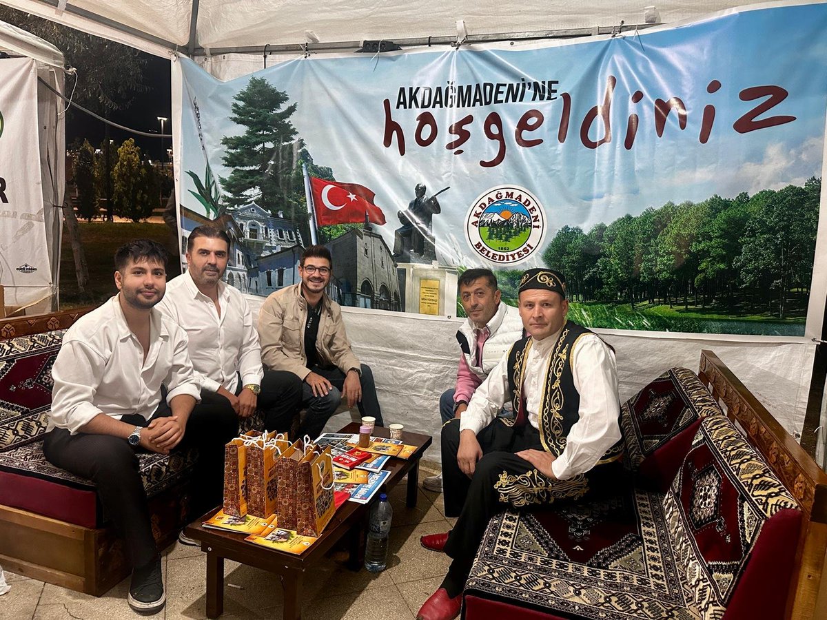 aketimesgut06's tweet photo. Sincan Yozgatlılar Derneği tarafından düzenlenen Yozgat Tanıtım Günleri programına, Teşkilat Birim Başkan Yardımcımız Sayın Abdurrahman YILMAZ ve Seçim İşleri Birim Başkan Yardımcımız Sayın Sefa AYÇİÇEK ile birlikte katılım sağladık.

Nazik davetleri, misafirperverlikleri ve organizasyonda gösterdikleri emekleri için Dernek Başkanı Sayın Mehmet KARA başta olmak üzere emeği geçen herkese teşekkür ediyor, çalışmalarında başarılar diliyoruz.