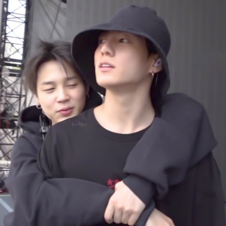 kmnfate's tweet photo. jimin's safe place https://t.co/cKmErhaJ1t