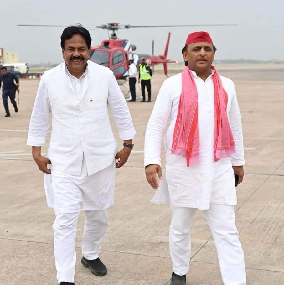 SocialistChaud1's tweet photo. MLC जनाब जसमीर अंसारी जी को @SamajwadiParty के राष्ट्रीय अध्यक्ष माननीय @YadavAkhilesh जी ने बनाया विधान परिषद का नेता प्रतिपक्ष 
बहुत बहुत मुबारक @Socialistchaud1

@NiteshY75399996 @ShakilAhmad7 @RizwanSamajwadi @AtulYFatehpur @Rambila15808763 @AnilkumarYada_v @Shadabk_SP https://t.co/3EMJ9APBQx